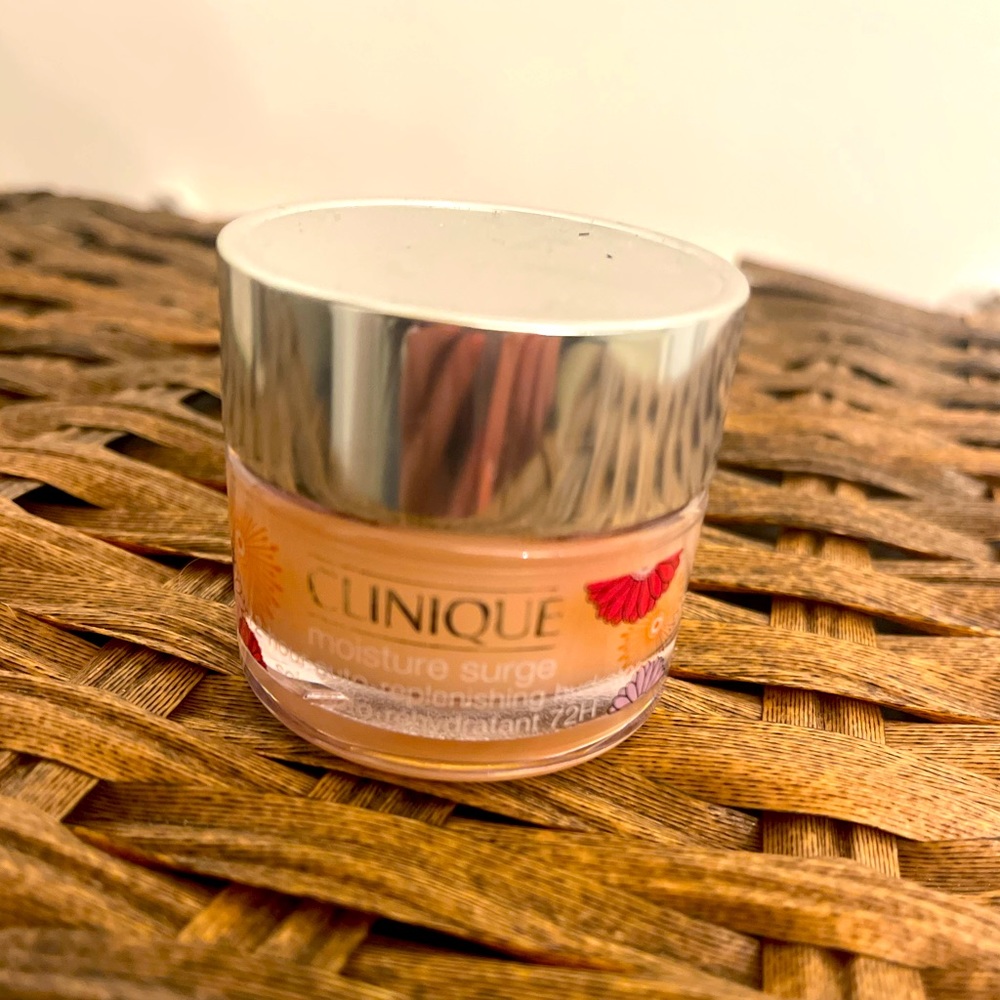 Clinique Moisture Surge- Brand New